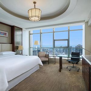 Deluxe King Room City View